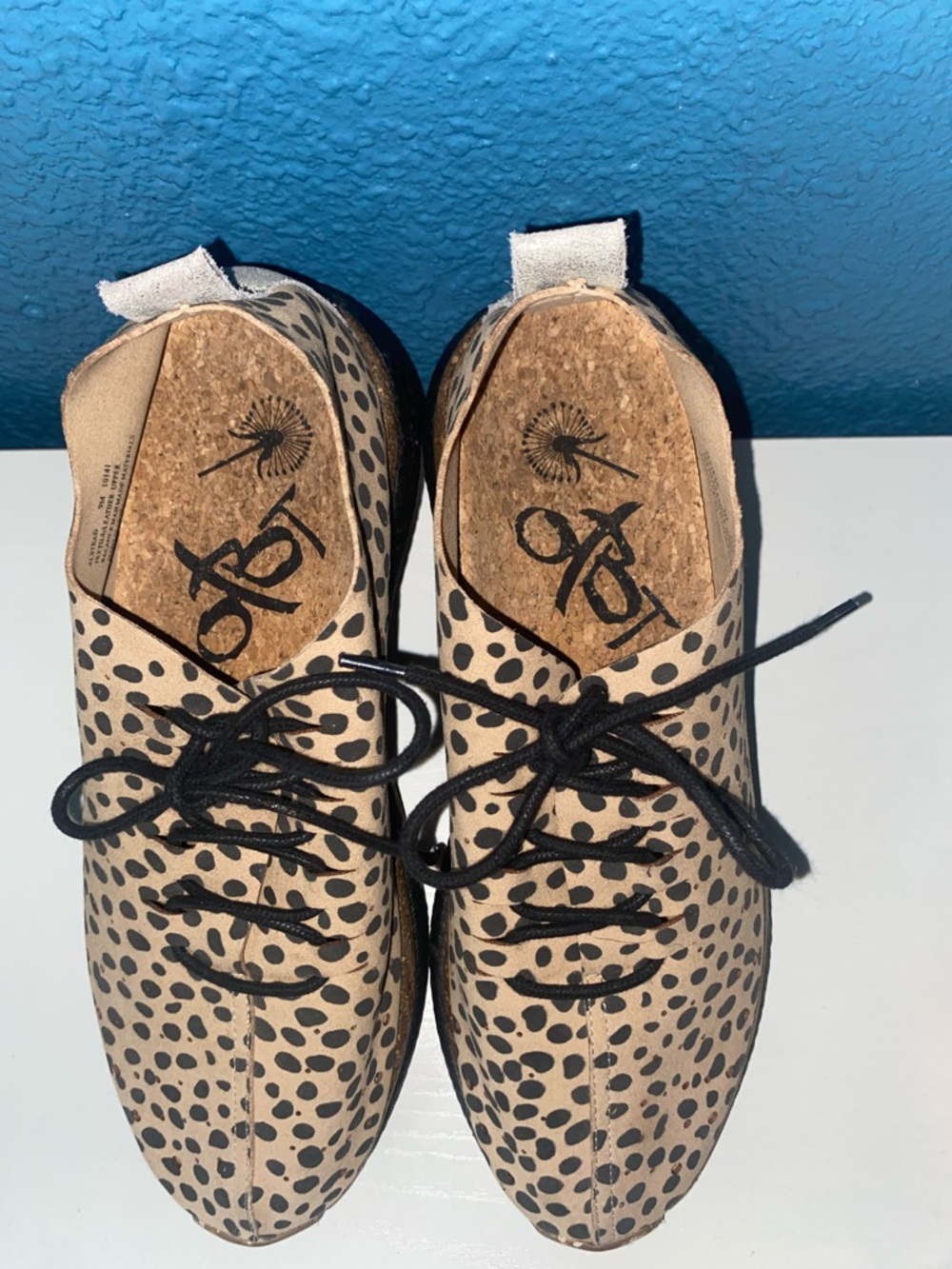 OTBT Tan & Black Spotted Lace-Up Cork Insole Shoes